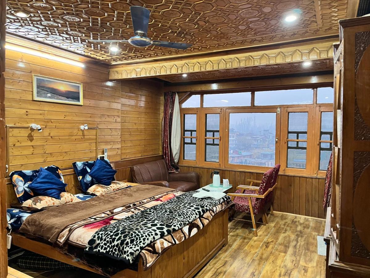 Sun N Shade Guest House Srinagar  Exterior photo